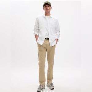 GAP Men’s Modern Straight Khakis, 32 X 30